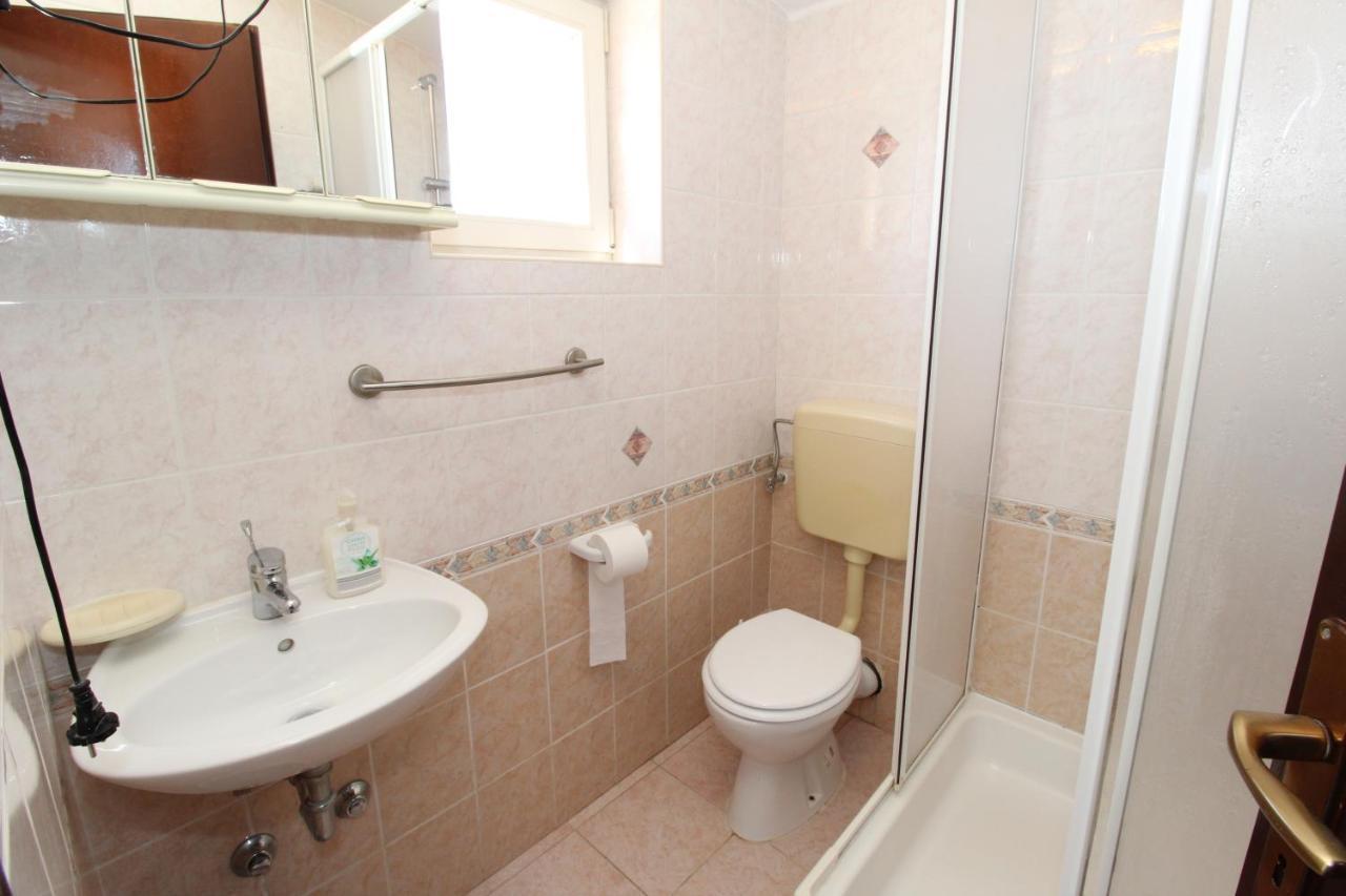 Apartments And Rooms With Parking Space Mandre, Pag - 6309 Kolan Ngoại thất bức ảnh