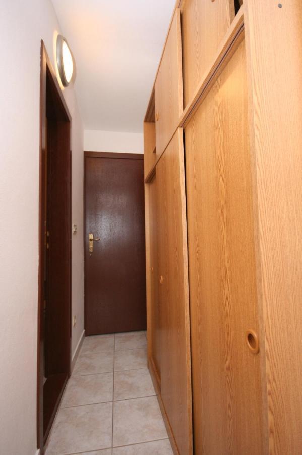 Apartments And Rooms With Parking Space Mandre, Pag - 6309 Kolan Ngoại thất bức ảnh
